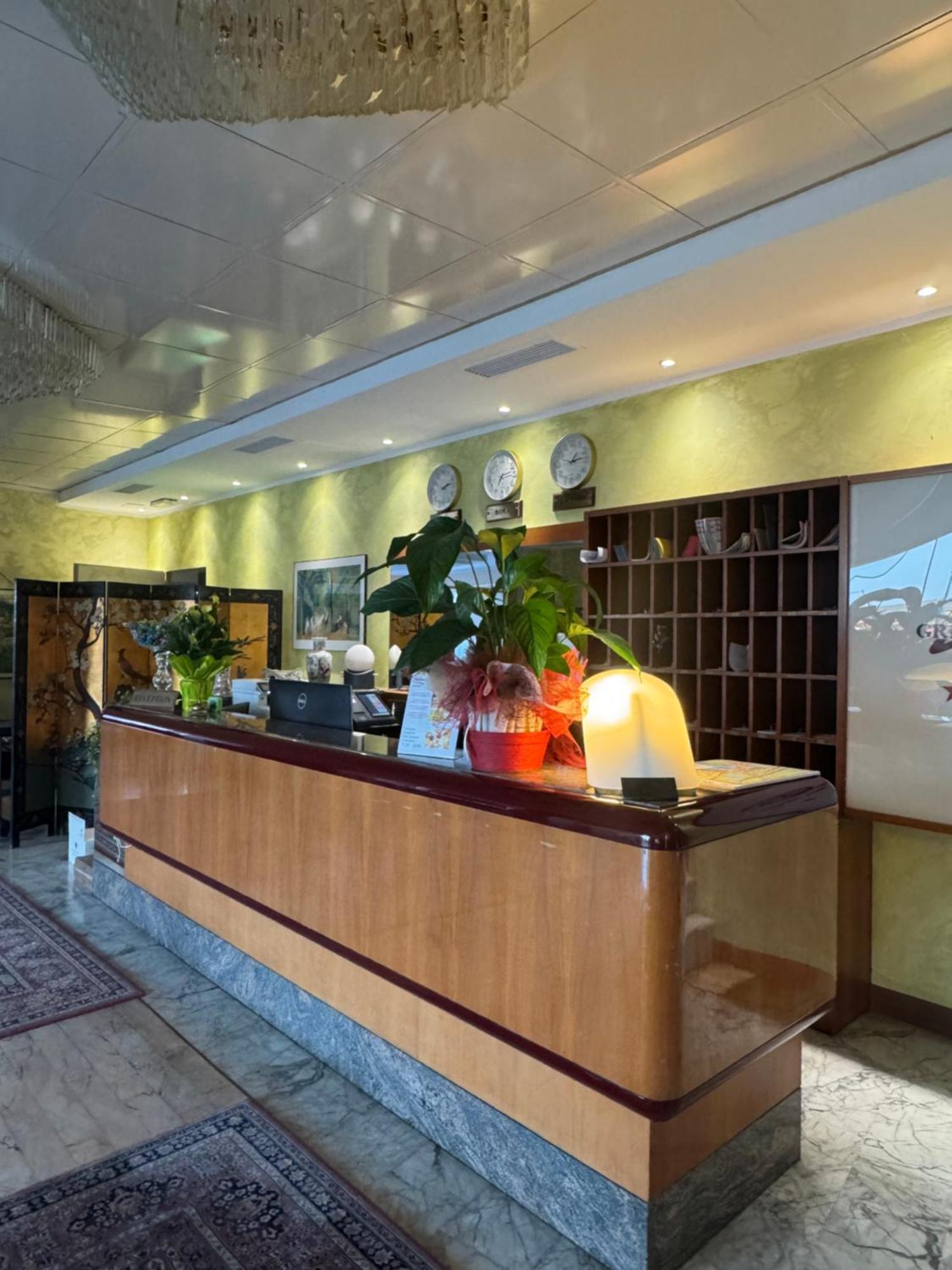 格林帕克酒店 佩斯基耶拉德加达 外观 照片